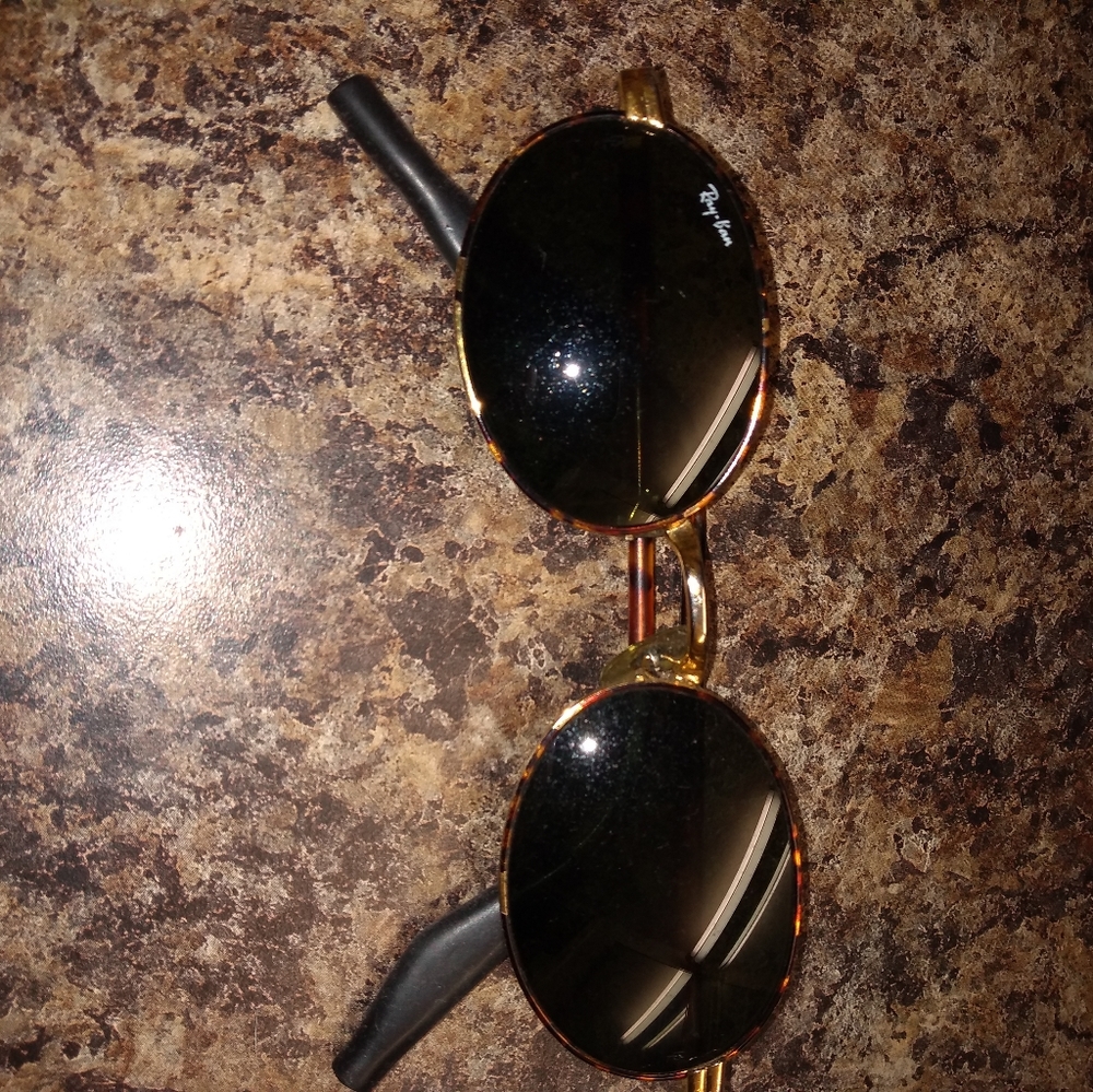 Ray-Ban sunglasses - Picture 2 of 3